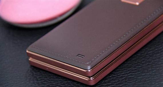 W909手机的强大性能和独特设计（体验超越传统智能手机的全新创意）